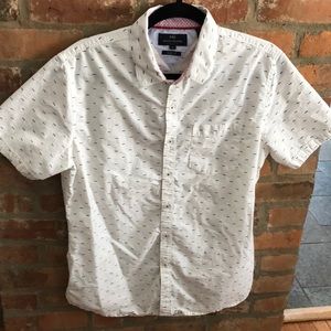 Casual short sleeve patterned button down